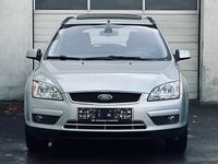 Gebraucht Ford Focus Ghia 145 PS (106 kW) 2007 Grau Kombi