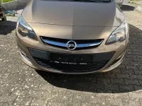 Gebraucht Opel Astra 140 PS (102 kW) 2013 Braun Limousine