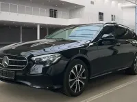 Gebraucht Mercedes E300 Night 306 PS (225 kW) 2022 Schwarz Limousine