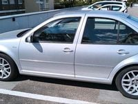 Second-hand VW Bora 102 CP (75 kW) 2002 Argintiu Berlinǎ