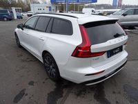 Gebraucht Volvo V60 Plus 253 PS (186 kW) 2024 Crystal white pearl / metallic Kombi