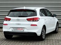 gebraucht Hyundai i30 YES! Plus LED Navi PDC vo+hi Pannoramadach