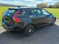 Używany Volvo V60 150 KM (110 kW) 2016 Czarny Kombi