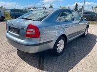 Gebraucht Skoda Octavia Ambiente 102 PS (75 kW) 2005 Grau Limousine