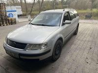 Second-hand VW Passat Trendline 150 CP (110 kW) 1998 Gri Break