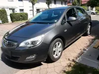 Gebraucht Opel Astra 116 PS (85 kW) 2010 Grau Limousine