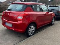 Gebraucht Suzuki Swift Comfort 90 PS (66 kW) 2017 Rot Kleinwagen