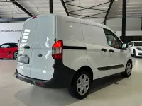 Gebraucht Ford Transit Trend 101 PS (74 kW) 2022 Weiß Van / Kleinbus