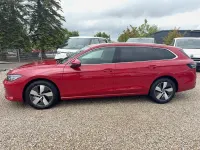 Używany VW Passat Elegance 150 KM (110 kW) 2025 Czerwony Kombi