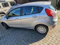 Gebraucht Ford Fiesta Trend 95 PS (69 kW) 2013 Silber Kleinwagen