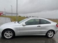 Gebraucht Mercedes C200 163 PS (119 kW) 2001 Silber Coupé