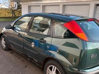 Second-hand Ford Focus 116 CP (85 kW) 2004 Verde Berlinǎ