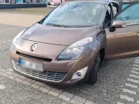 Gebraucht Renault Scénic III 130 PS (95 kW) 2011 Braun Limousine