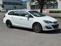 Gebraucht Opel Astra Selection 110 PS (80 kW) 2013 Weiß Kombi