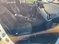 Gebraucht Mercedes B200 156 PS (114 kW) 2014 Weiß Van / Kleinbus