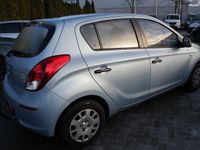 Gebraucht Hyundai i20 Edition 86 PS (63 kW) 2013 Blau Limousine