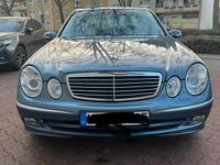 Gebraucht Mercedes E240 177 PS (130 kW) 2004 Blau Limousine