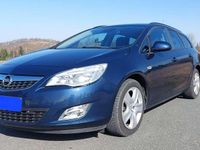 Gebraucht Opel Astra Design Edition 140 PS (102 kW) 2012 Blau Kombi