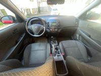 Gebraucht Hyundai i30 Classic 109 PS (80 kW) 2010 Rot Limousine