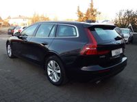 gebraucht Volvo V60 Kombi Momentum Pro 1.Hd~NAVI~KAMERA~LEDER~