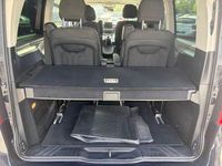 Gebraucht Mercedes V250 Edition 190 PS (139 kW) 2017 Blau Van / Kleinbus