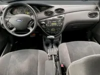 Usado Ford Focus 110 CV (80 kW) 2005 Plateado Berlina