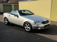 Gebraucht Mercedes SLK230 193 PS (141 kW) 1999 Silber Cabrio