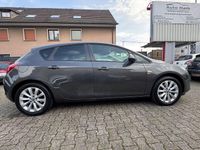 Gebraucht Opel Astra 110 PS (80 kW) 2012 Grau Limousine