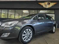 Gebraucht Opel Astra 147 PS (108 kW) 2012 Andere Kombi