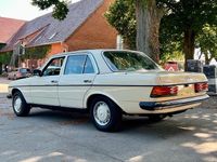 Gebraucht Mercedes 250 129 PS (94 kW) 1979 Beige Limousine
