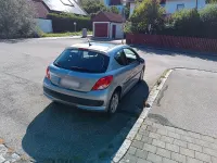Gebraucht Peugeot 207 95 PS (69 kW) 2010 Blau Kleinwagen