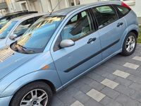 Second-hand Ford Focus 101 CP (74 kW) 2004 Albastru Hatchback