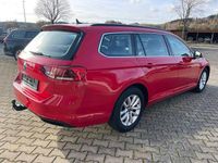 Gebraucht VW Passat Business 122 PS (89 kW) 2023 Rot Kombi