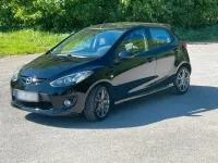 Gebraucht Mazda 2 Inclusive 86 PS (63 kW) 2009 Schwarz Kleinwagen