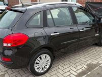 Gebraucht Renault Clio GrandTour Dynamique 101 PS (74 kW) 2011 Perlmuttschwarz Kombi