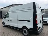 Gebraucht Renault Trafic Komfort 145 PS (106 kW) 2021 Weiß Van / Kleinbus