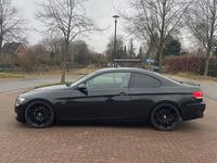 Gebraucht BMW 320 177 PS (130 kW) 2008 Schwarz Coupé