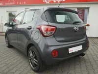 Gebraucht Hyundai i10 Basis 67 PS (49 kW) 2017 Stardust metallic Kleinwagen