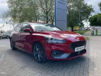 Gebraucht Ford Focus ST 280 PS (205 kW) 2022 Fantastic rot metallic rot Limousine