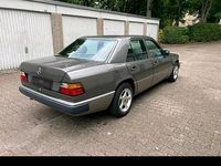 Gebraucht Mercedes E230 136 PS (100 kW) 1989 Beige Limousine