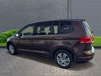 Gebraucht VW Touran Trendline 110 PS (80 kW) 2016 Braun Van / Kleinbus