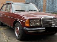 Gebraucht Mercedes 200 60 PS (44 kW) 1982 Rot Limousine