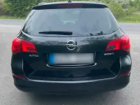 Gebraucht Opel Astra 131 PS (96 kW) 2012 Schwarz Kombi