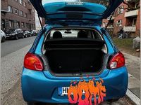 Second-hand Mitsubishi Space Star 71 CP (52 kW) 2013 Albastru Monovolum