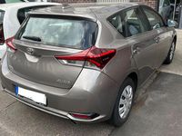 Gebraucht Toyota Auris 116 PS (85 kW) 2016 Braun Limousine