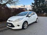 Gebraucht Ford Fiesta 104 PS (76 kW) 2009 Weiß Kleinwagen
