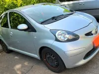 Gebraucht Toyota Aygo 68 PS (50 kW) 2006 Silber Kleinwagen