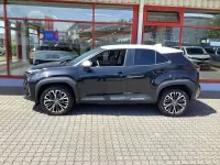 Gebraucht Toyota Yaris Cross Elegant 116 PS (85 kW) 2022 Mysticschwarz mica / dach weis SUV