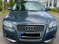 Gebraucht Audi A3 Ambiente 125 PS (91 kW) 2010 Blau Limousine