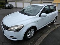 Second-hand Kia Ceed 90 CP (66 kW) 2011 Alb Hatchback